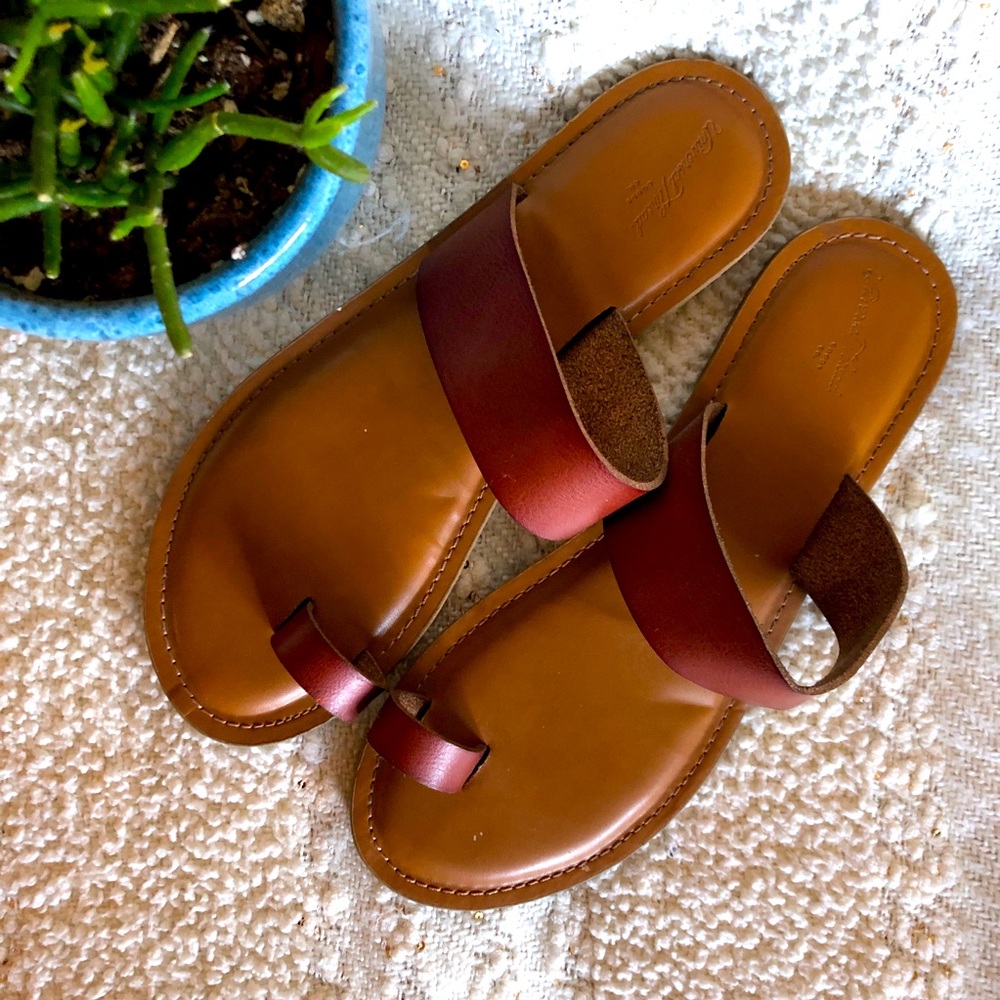 Kessie Toe Ring Sandals